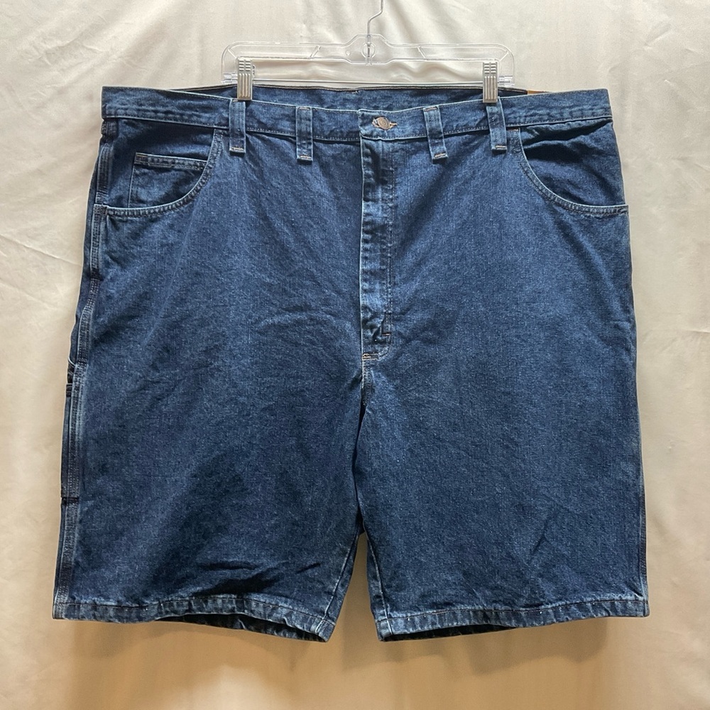 NWT Men’s Wrangler Blue Denim Carpenter Shorts Relaxed Fit Size 48 Regular - Picture 1 of 6